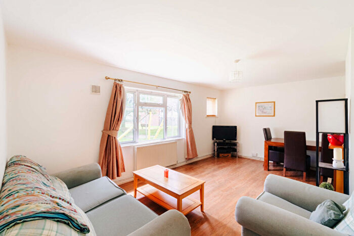 2 Bedroom Flat For Sale In Silverhill Road, Bristol, BS10