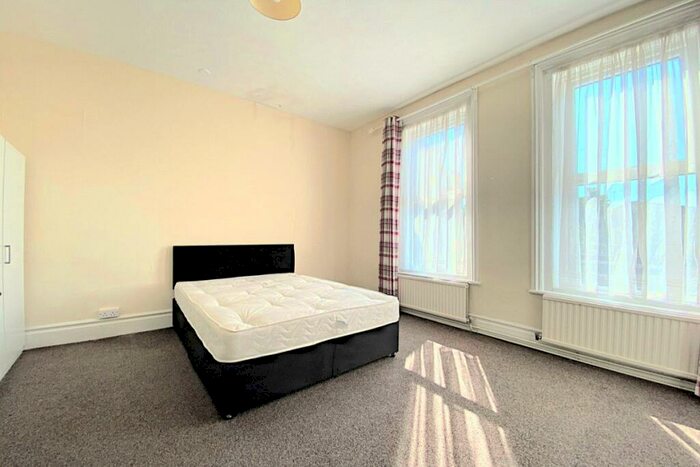 4 Bedroom Maisonette To Rent In Lake Road, Portsmouth, Hampshire, PO1