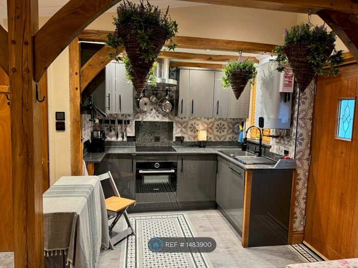 Studio To Rent In Bramdean, Alresford, SO24