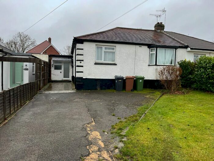 4 Bedroom Bungalow To Rent In Oundle Avenue, Bushey, Hertfordshire, WD23