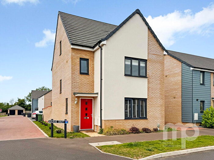 4 Bedroom Detached House For Sale In Briggs Mead, Wymondham, NR18