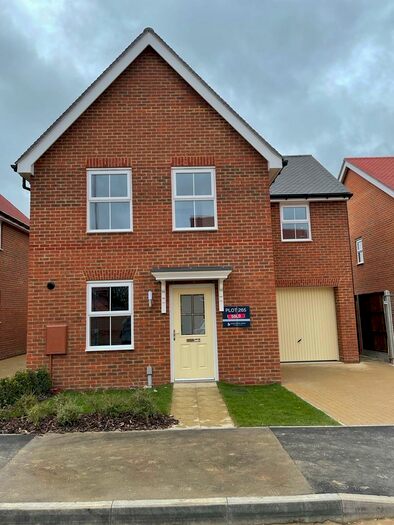 3 Bedroom Detached House To Rent In Jupiter Grove, Faversham, Kent, ME13