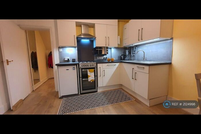1 Bedroom Flat To Rent In Dartmouth Place, London, SE23