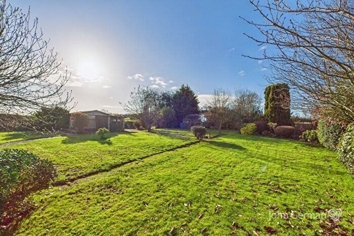 3 Bedroom Detached House For Sale In Tutbury Road, Burton-on-Trent, DE13