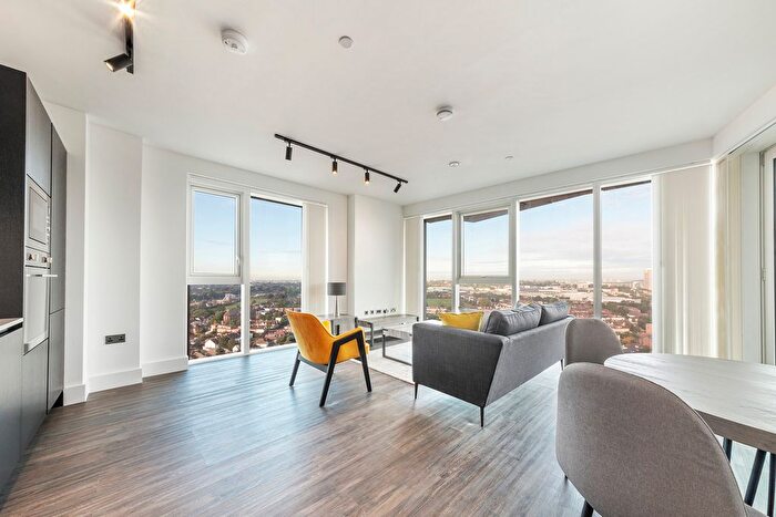 2 Bedroom Flat To Rent In Victoria Road, Acton, W3