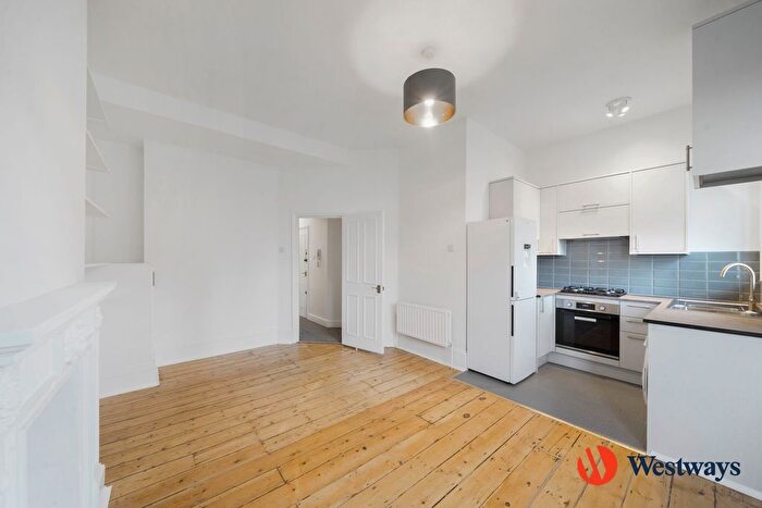 2 Bedroom Flat To Rent In Fermoy Road, Westbourne Pak, London, W9