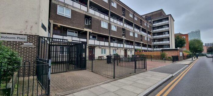 4 Bedroom Maisonette To Rent In Hobsons Place, London, E1