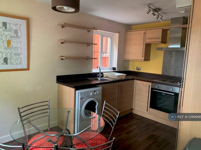 2 Bedroom Flat To Rent In Grangefield Court, Doncaster, DN4