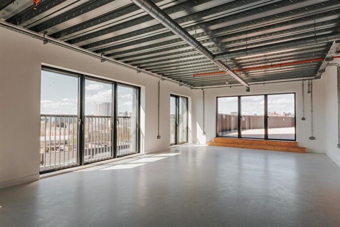 3 Bedroom Apartment To Rent In Aire Lofts, Climate Innovation District, LS9