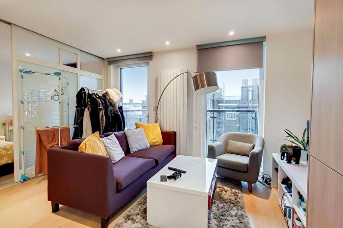 Studio To Rent In Duke Of Wellington Avenue, Woolwich, London, SE18