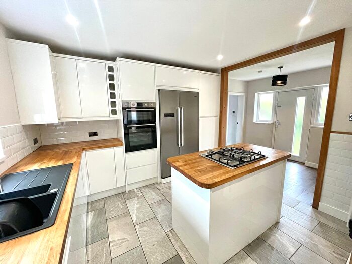 3 Bedroom Property To Rent In Motehall Drive, Sheffield, S2