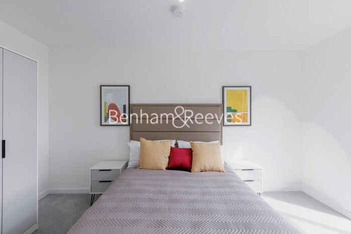 1 Bedroom Apartment To Rent In Shearwater Drive, Hendon, NW9