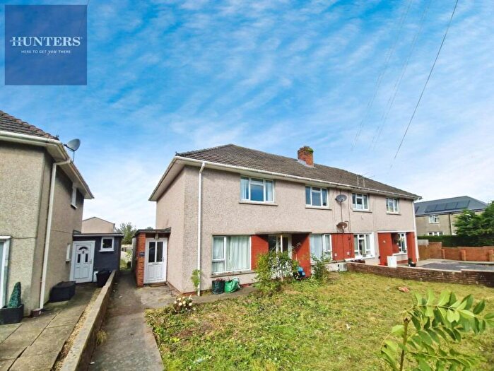 2 Bedroom Flat For Sale In Felindre Avenue, Pencoed, Bridgend, CF35