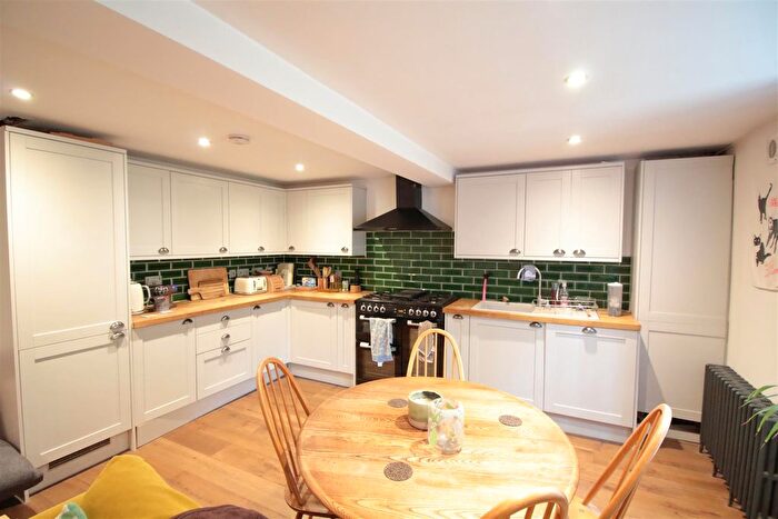 1 Bedroom Flat To Rent In Brixton Road, Brixton, SW9