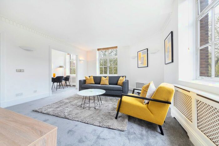 2 Bedroom Flat To Rent In Bloomsbury Mansions, - Russell Square, (Bedford Way), London, WC1B