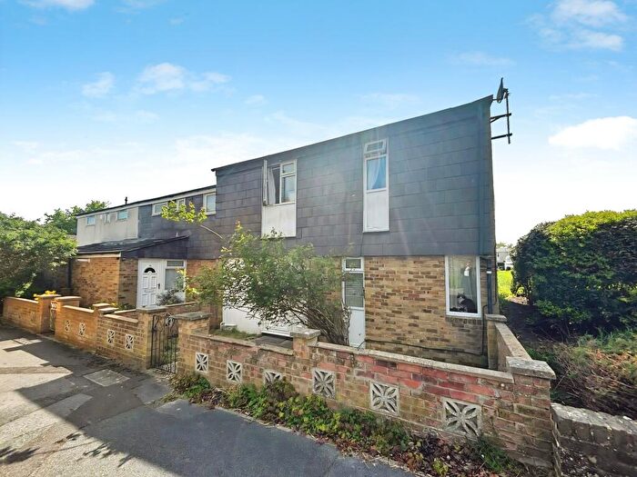 4 Bedroom Terraced House For Sale In Mendip Close, Buckskin, Basingstoke, RG22