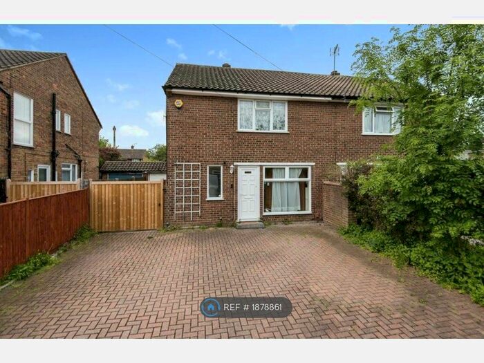 3 Bedroom Semi-Detached House To Rent In Constance Road, Twickenham, TW2