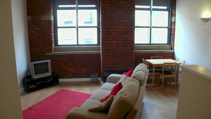 2 Bedroom Town House To Rent In Peckover Street, Bradford, BD1