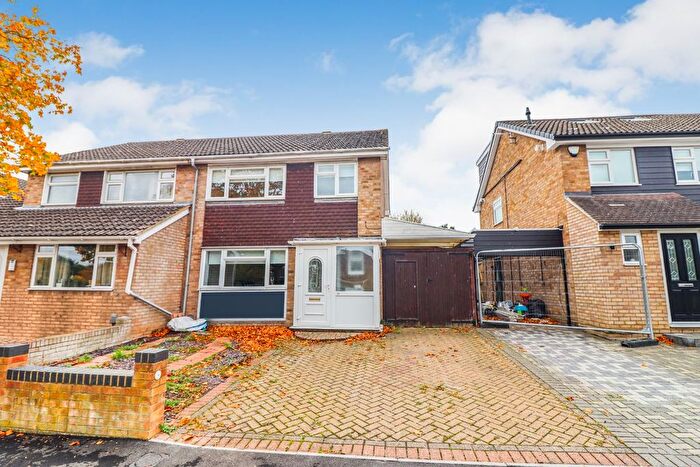 3 Bedroom Semi Detached House For Sale In Dunster Gardens, Bedford, MK41
