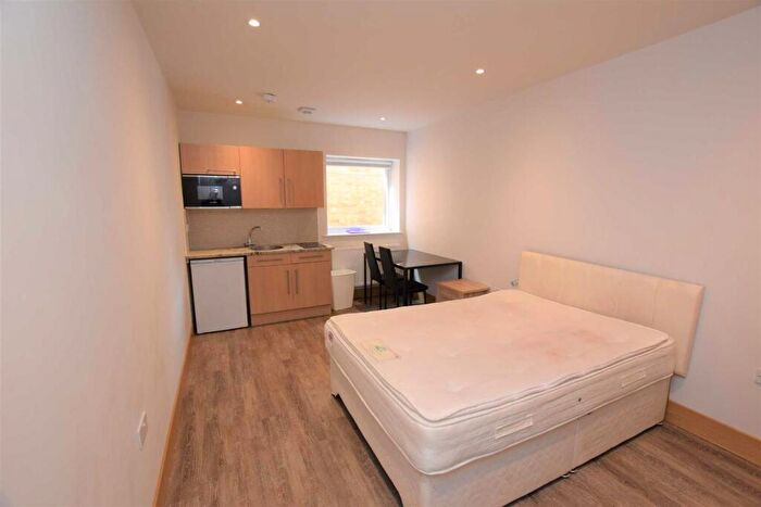 Flat To Rent In Colindale Avenue, Colindale, NW9