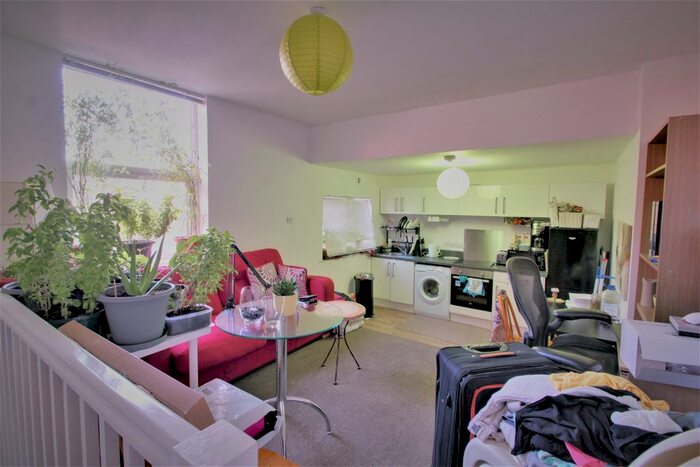 1 Bedroom Flat To Rent In Westleigh Road, Leicester, LE3