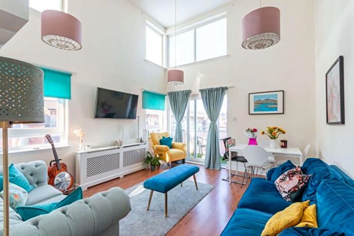 2 Bedroom Flat To Rent In Albion Gardens, Edinburgh, EH7