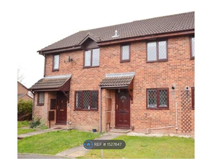 2 Bedroom Terraced House To Rent In Hanbury Drive, Reading, RG31