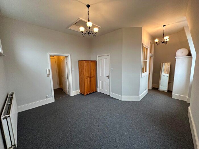 Studio To Rent In Studio Flat – Salisbury Hotel – Green Lanes, N4