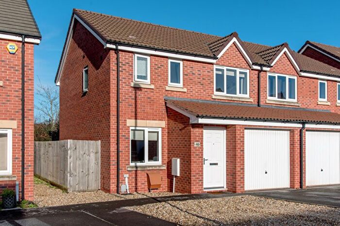 3 Bedroom Semi-Detached House For Sale In Hob Close, Taunton, TA2