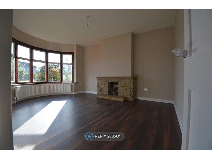 3 Bedroom Semi Detached House To Rent In Welling Way, Welling, DA16