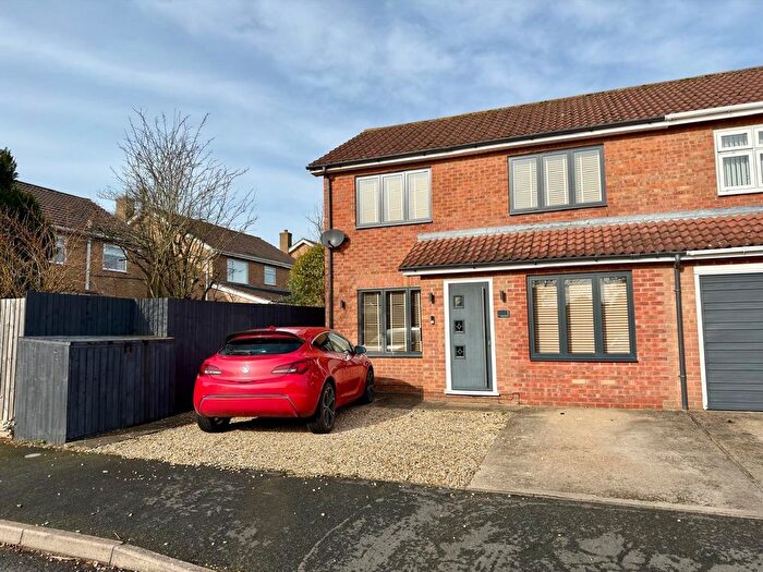 3 Bedroom Semi Detached House For Sale In Beech Grove, Stamford, PE9