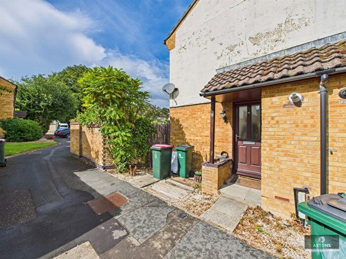 1 Bedroom Terraced House To Rent In Ivanhoe Close, Langley Green, RH11