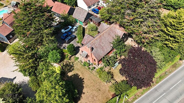 4 Bedroom Detached Bungalow For Sale In Church Street, Braintree, CM7