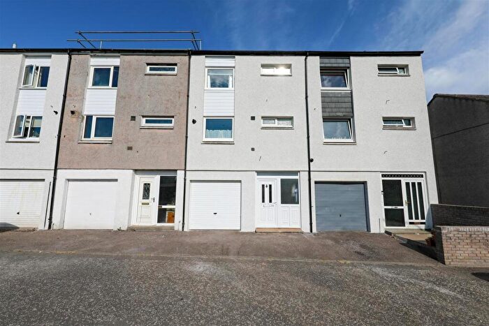 4 Bedroom Town House For Sale In Morar Court, Glenrothes, KY6