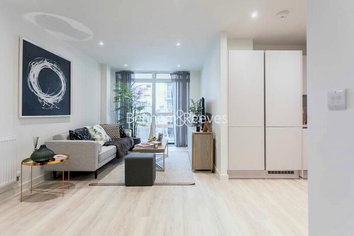 2 Bedroom Flat To Rent In Habito, Hounslow TW3