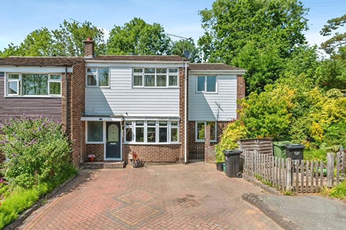 4 Bedroom End Of Terrace House For Sale In Holbrook Close, Billericay, Essex, CM11