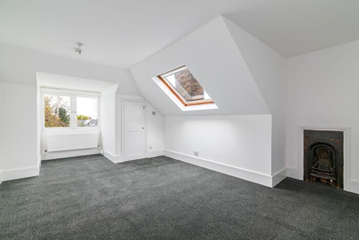 2 Bedroom Flat To Rent In Woodchurch Road, London, NW6