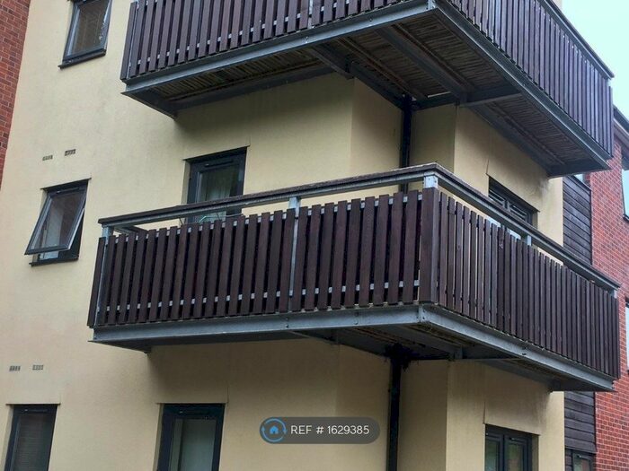 2 Bedroom Flat To Rent In Mere Drive, Swinton, Manchester, M27