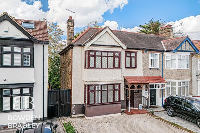 3 Bedroom Semi-Detached House For Sale In St. Helens Road, Ilford, IG1