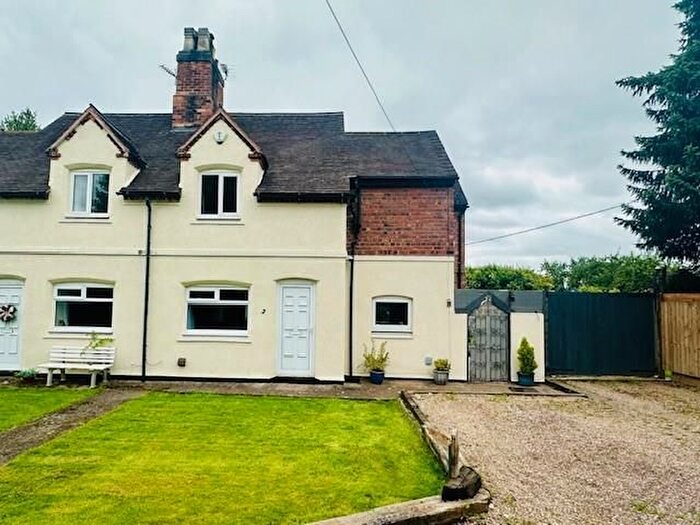 3 Bedroom Semi-Detached House To Rent In Ashby Road, Tamworth, B79