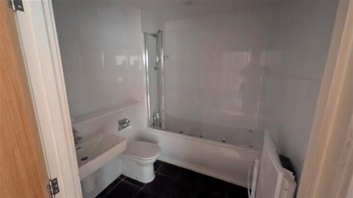 1 Bedroom Flat For Sale In Heritage Way, Wigan, WN3