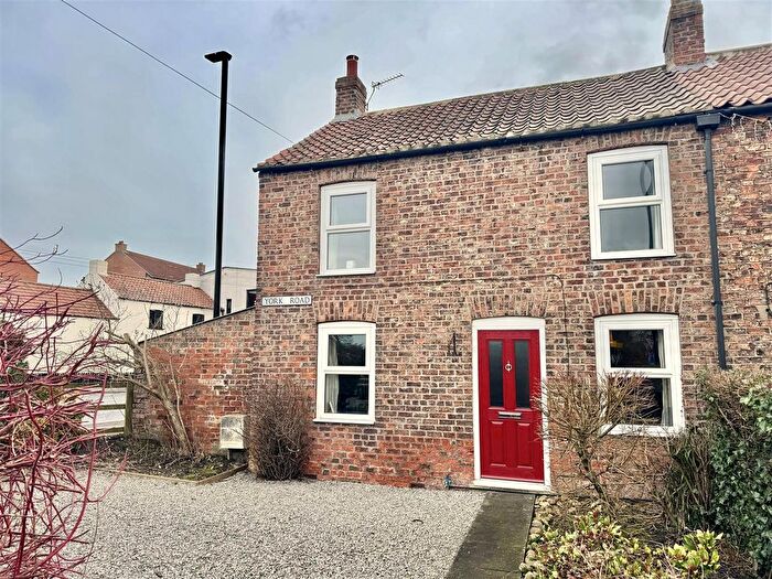 2 Bedroom Property To Rent In York Road, Easingwold, York, YO61