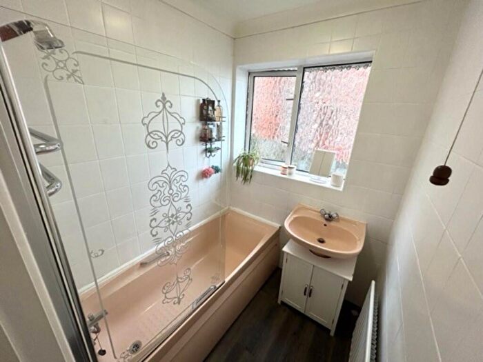 2 Bedroom Detached Bungalow To Rent In Warren Road, Woodingdean, Brighton, BN2