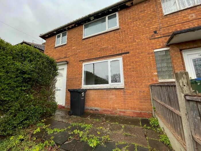 3 Bedroom Semi-Detached House To Rent In Briery Close, Cradley Heath, Birmingham, B64