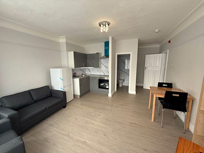 1 Bedroom Flat To Rent In Finchley Road, London, NW11