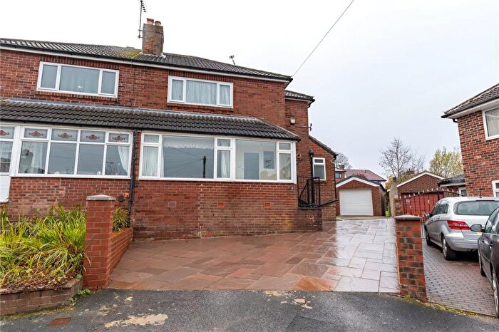 3 Bedroom Semi-Detached House For Sale In Hawks Nest Rise, Leeds, West Yorkshire, LS17
