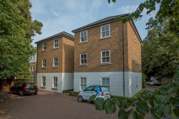 2 Bedroom Flat To Rent In The Limes, North Road, Hertford, SG14