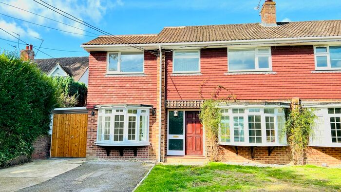 4 Bedroom Semi-Detached House To Rent In Petersfield Road, GU33
