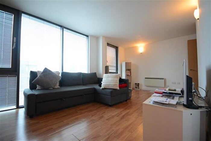 2 Bedroom Flat To Rent In The Hicking Building, Queens Road, NG2