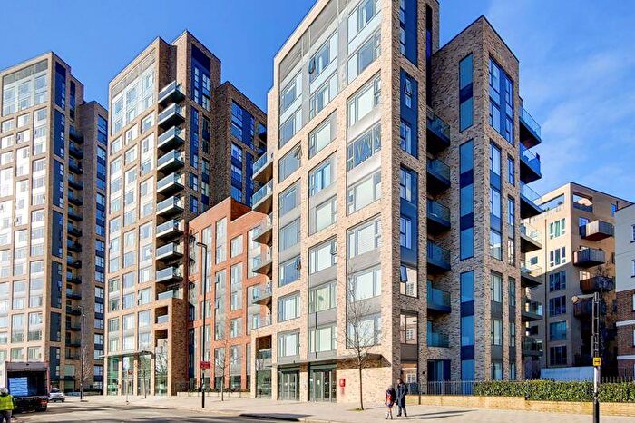 2 Bedroom Flat To Rent In Cherry Orchard Road, East Croydon, CR0